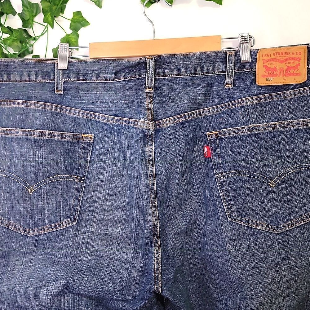 Levi's. 550. Classic Blue Denim Jeans. Size 48X32. EUC - Picture 3 of 10